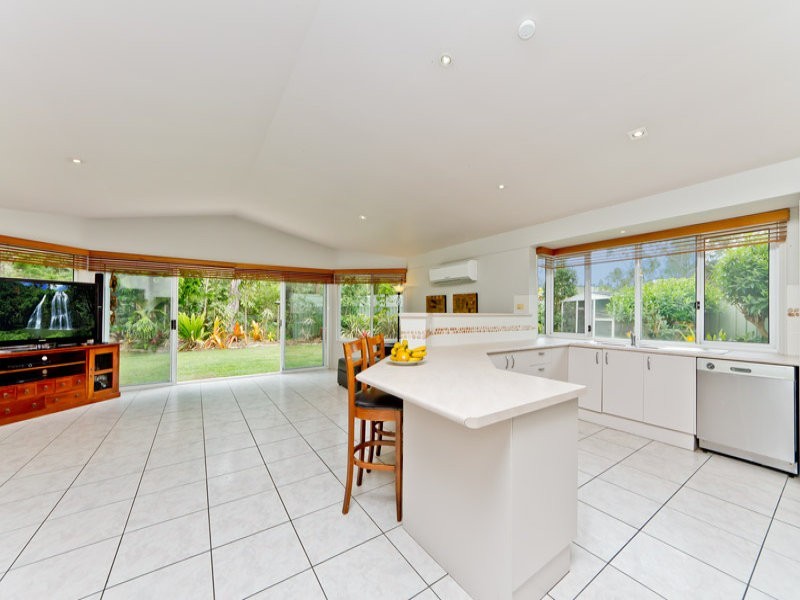 2 Alpinia Court, Albany Creek QLD 4035