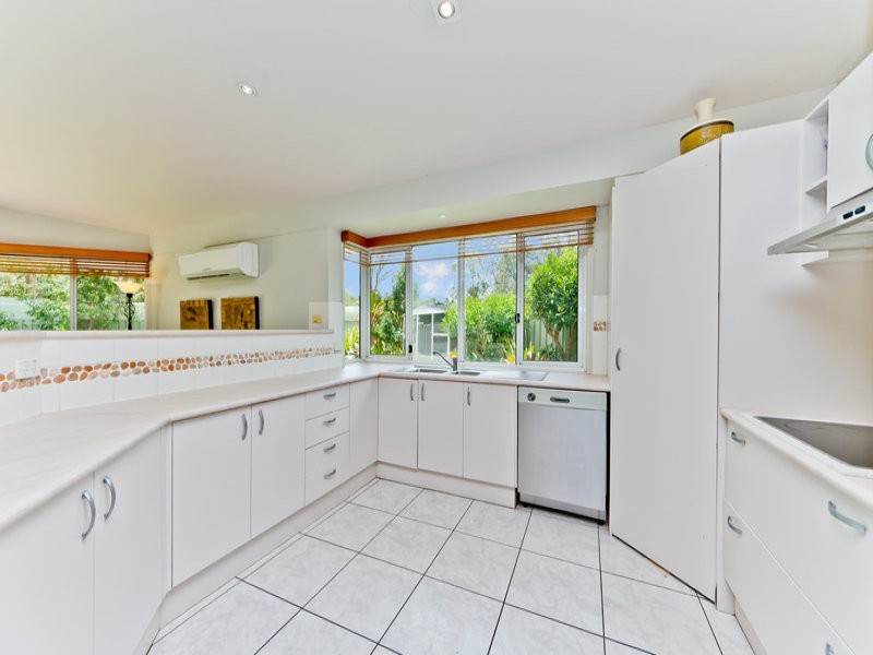 2 Alpinia Court, Albany Creek QLD 4035