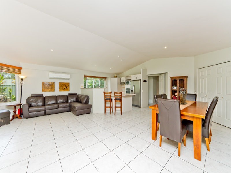 2 Alpinia Court, Albany Creek QLD 4035