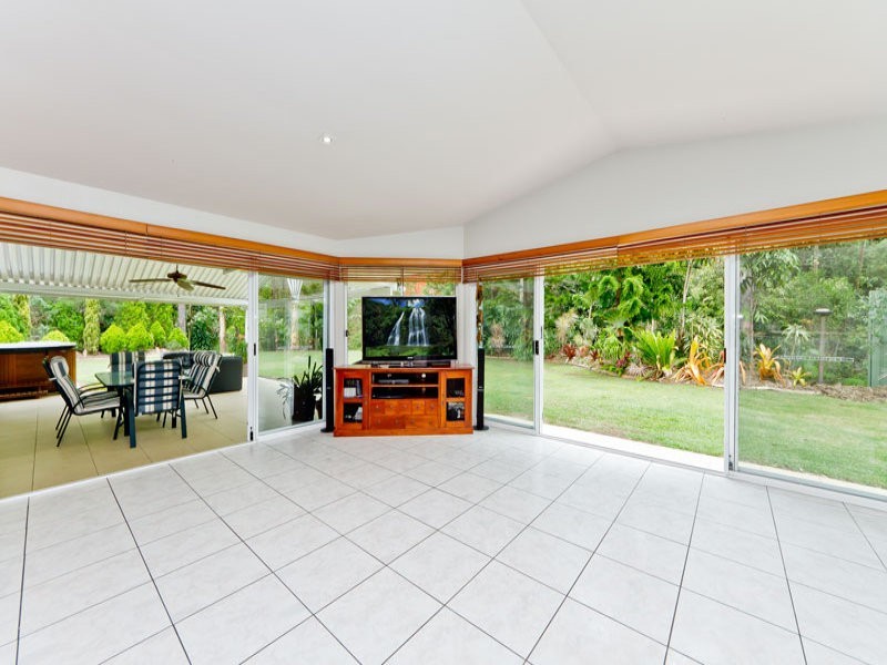 2 Alpinia Court, Albany Creek QLD 4035