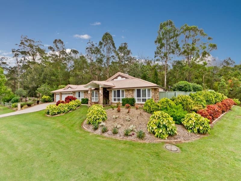 2 Alpinia Court, Albany Creek QLD 4035