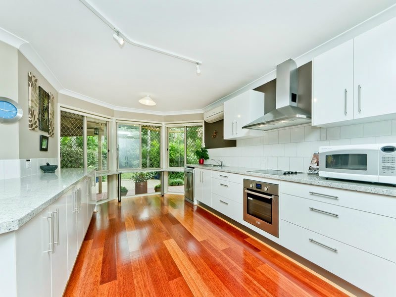 18 Saraband Drive, Eatons Hill QLD 4037