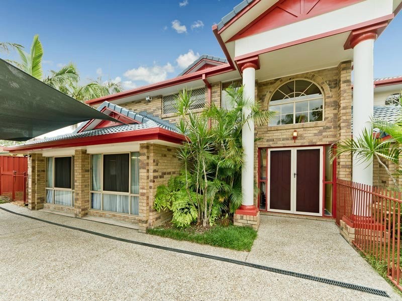 18 Saraband Drive, Eatons Hill QLD 4037