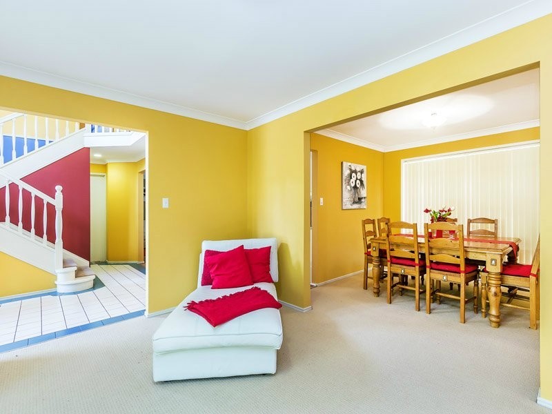 18 Saraband Drive, Eatons Hill QLD 4037