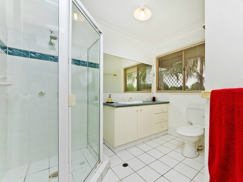 18 Saraband Drive, Eatons Hill QLD 4037