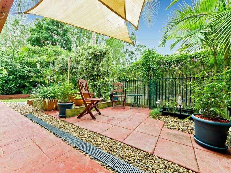 18 Saraband Drive, Eatons Hill QLD 4037