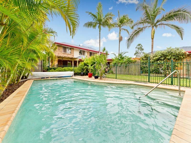 18 Saraband Drive, Eatons Hill QLD 4037