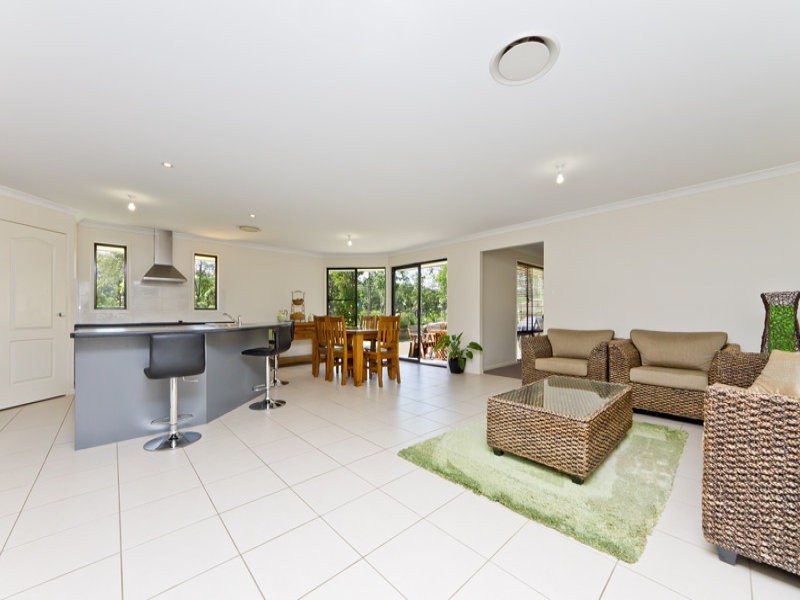 21 Louise Court, Cashmere QLD 4500