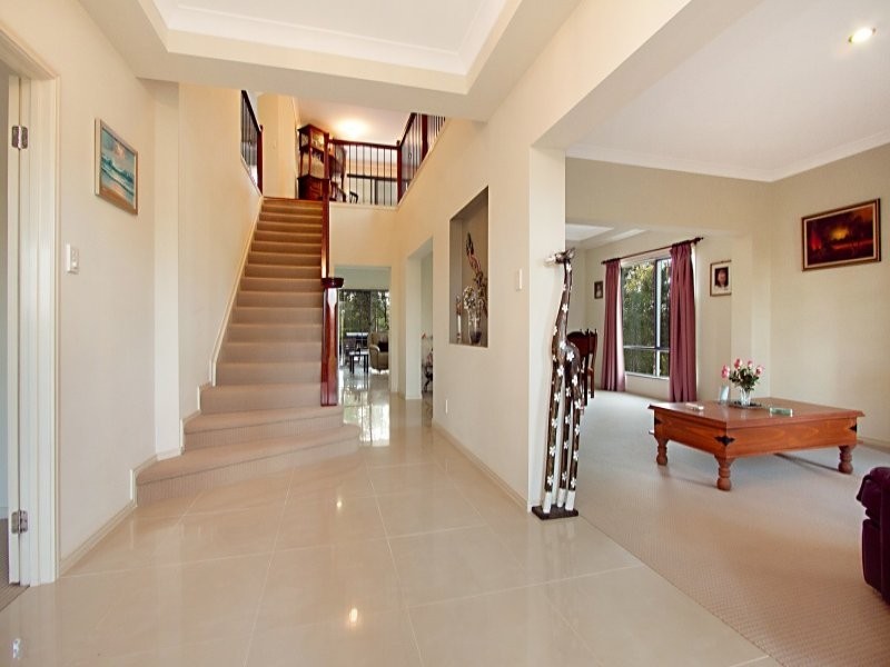 6 Girraween Place, Cashmere QLD 4500