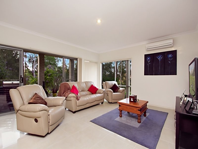 6 Girraween Place, Cashmere QLD 4500