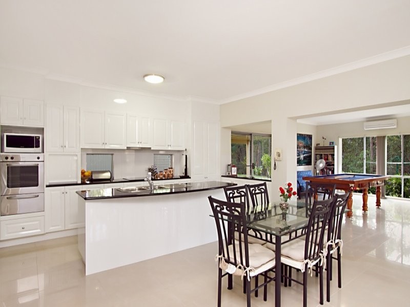 6 Girraween Place, Cashmere QLD 4500
