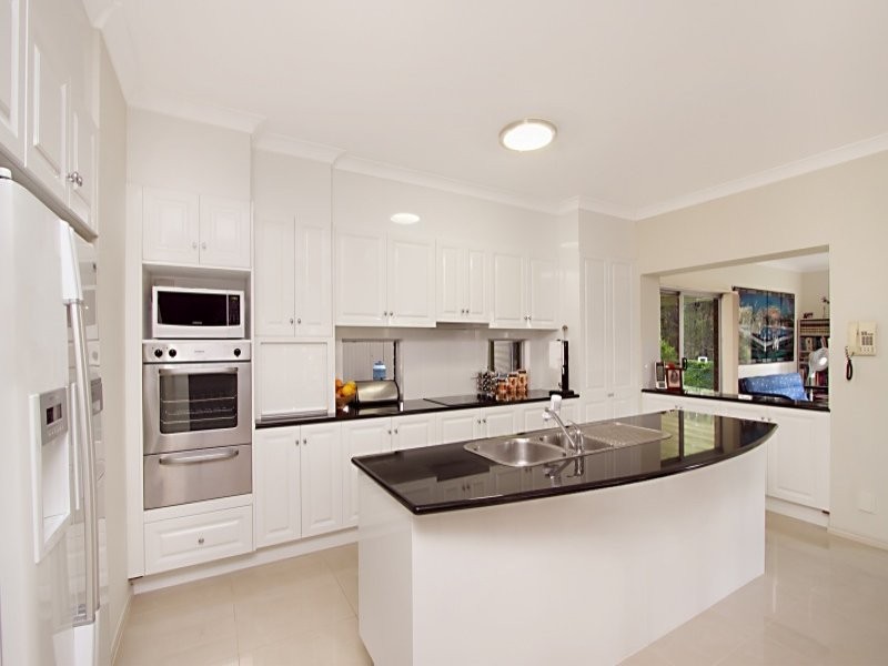 6 Girraween Place, Cashmere QLD 4500