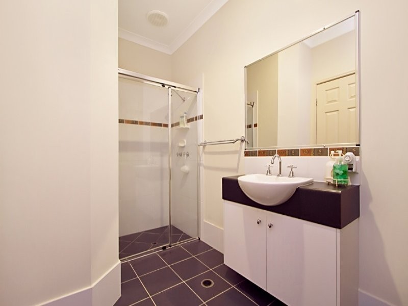 6 Girraween Place, Cashmere QLD 4500