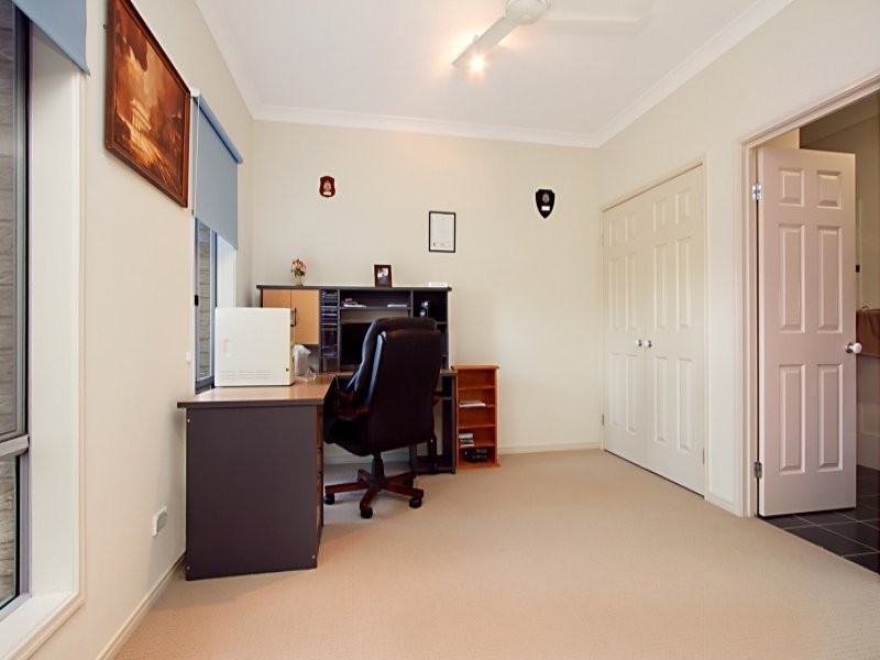 6 Girraween Place, Cashmere QLD 4500