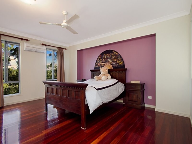 6 Girraween Place, Cashmere QLD 4500