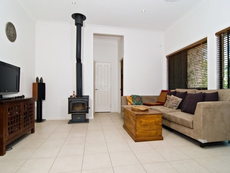 16 Balmoral Road, Draper QLD 4520