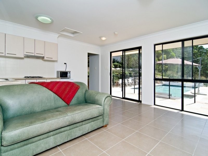 16 Balmoral Road, Draper QLD 4520