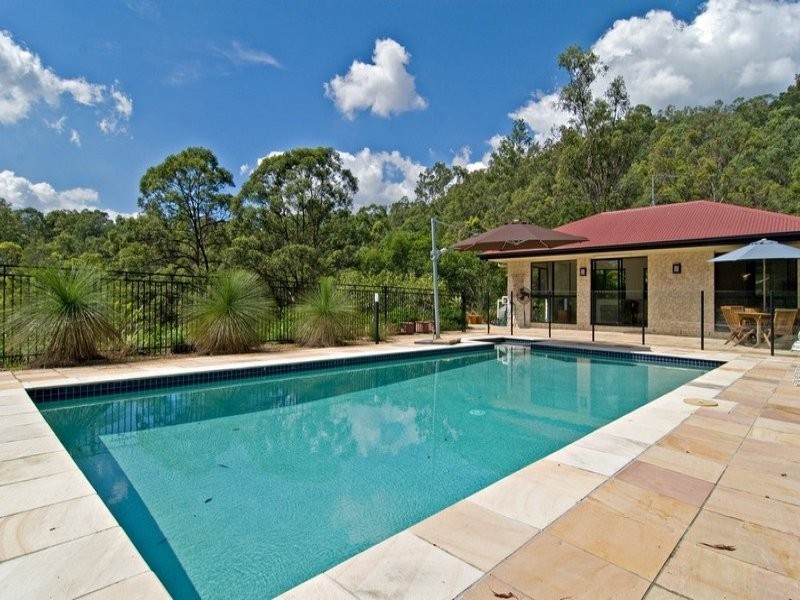 16 Balmoral Road, Draper QLD 4520