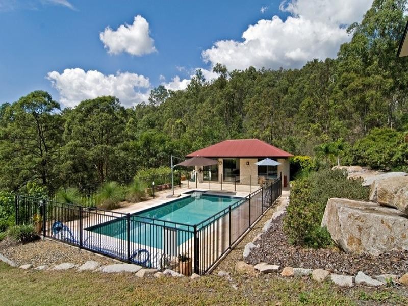 16 Balmoral Road, Draper QLD 4520