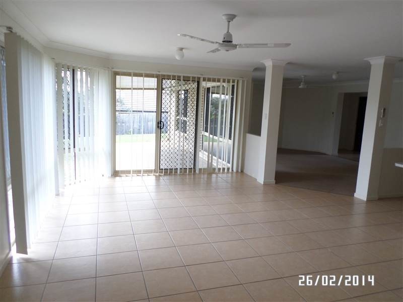 8 Cassinia Court, Eatons Hill QLD 4037