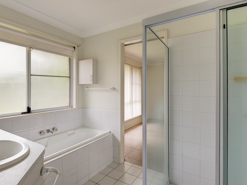 44 Saraband Drive, Eatons Hill QLD 4037