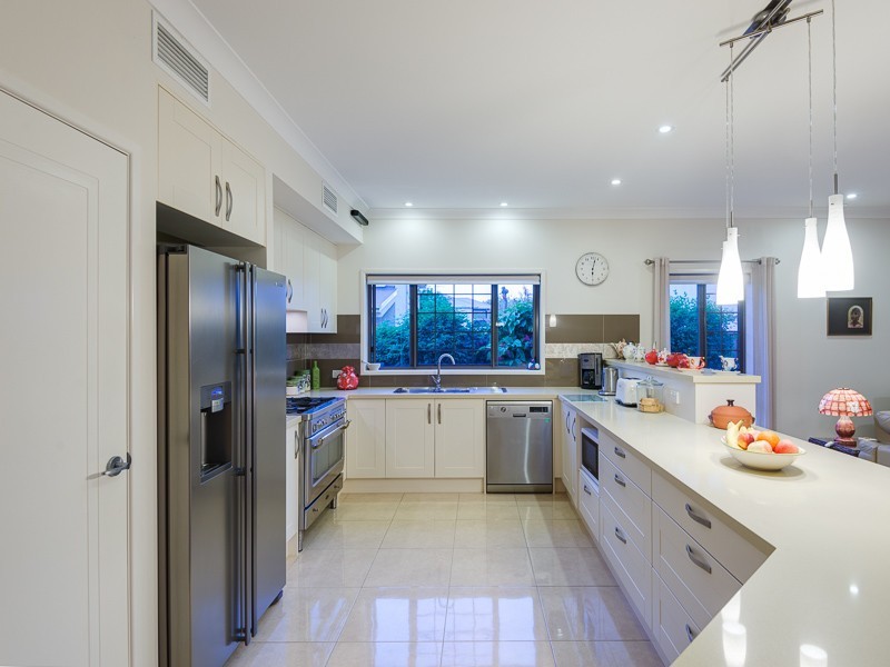 12 Confluence Court, Eatons Hill QLD 4037