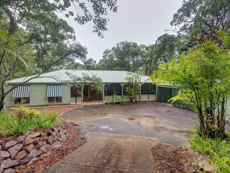 415 Eatons Crossing Road, Eatons Hill QLD 4037