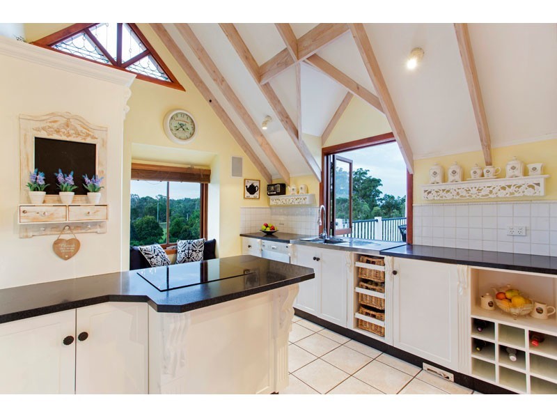 14 River Oaks Drive, Eatons Hill QLD 4037