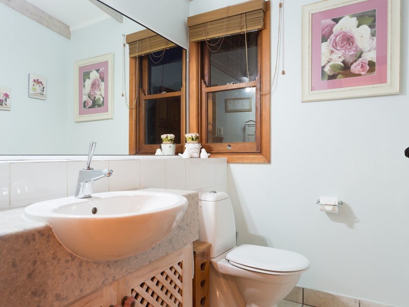 14 River Oaks Drive, Eatons Hill QLD 4037