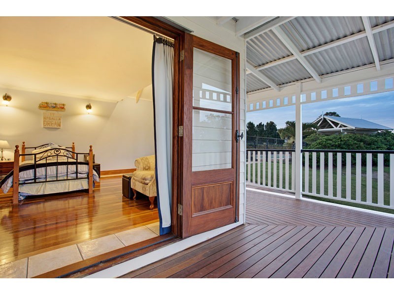 14 River Oaks Drive, Eatons Hill QLD 4037