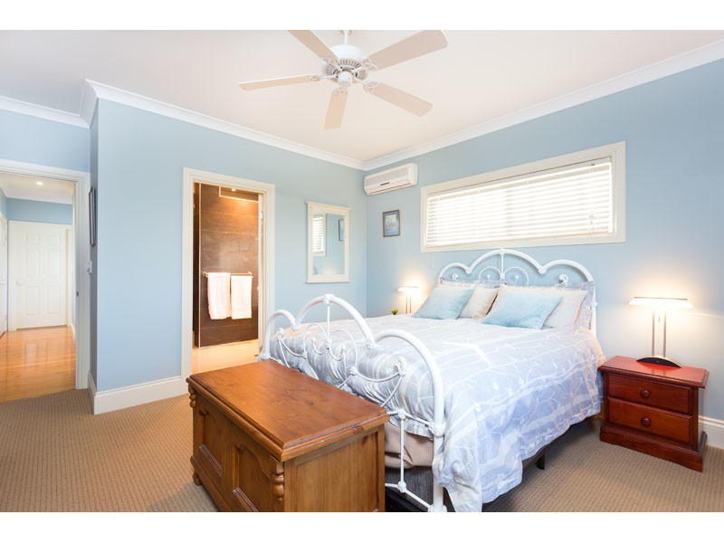 7 Felicia Place, Eatons Hill QLD 4037