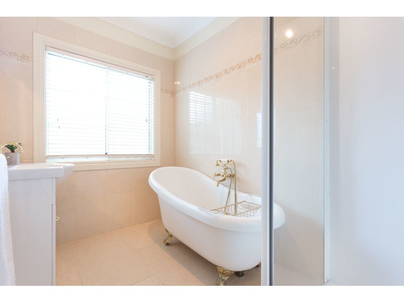 7 Felicia Place, Eatons Hill QLD 4037