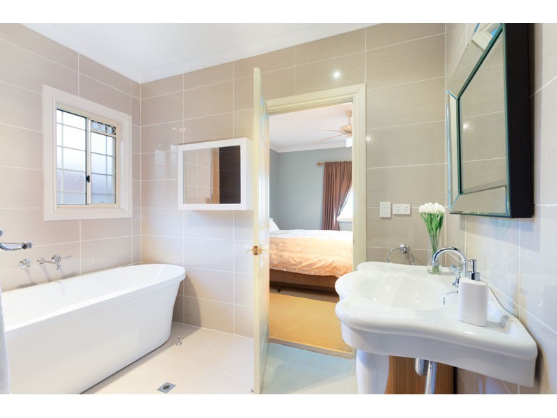 7 Felicia Place, Eatons Hill QLD 4037