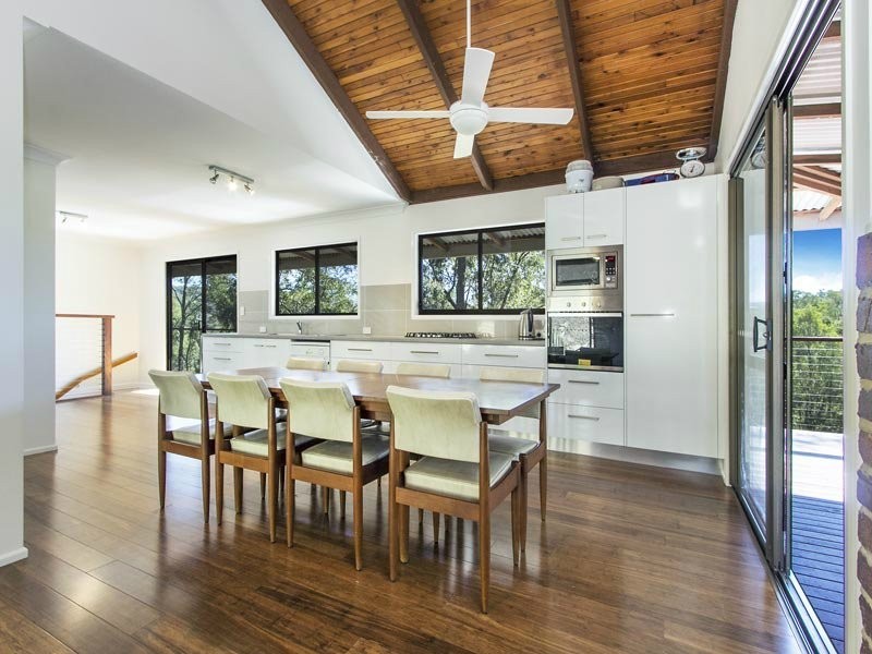 16 Routledge Court, Clear Mountain QLD 4500