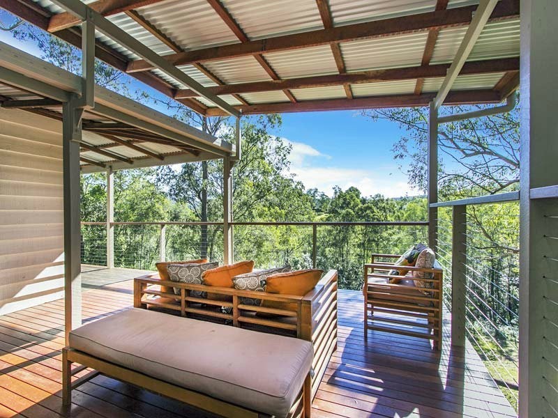 16 Routledge Court, Clear Mountain QLD 4500