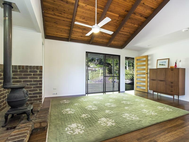 16 Routledge Court, Clear Mountain QLD 4500