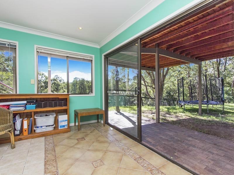 16 Routledge Court, Clear Mountain QLD 4500