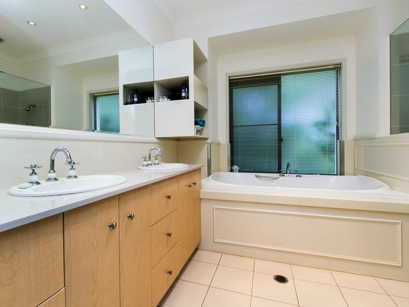 8 Correa Court, Cashmere QLD 4500