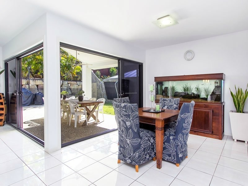 17 Bend Court, Eatons Hill QLD 4037
