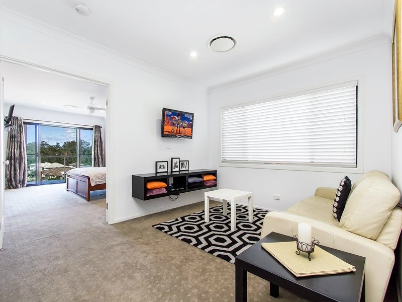 17 Bend Court, Eatons Hill QLD 4037