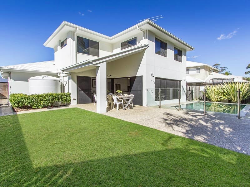 17 Bend Court, Eatons Hill QLD 4037
