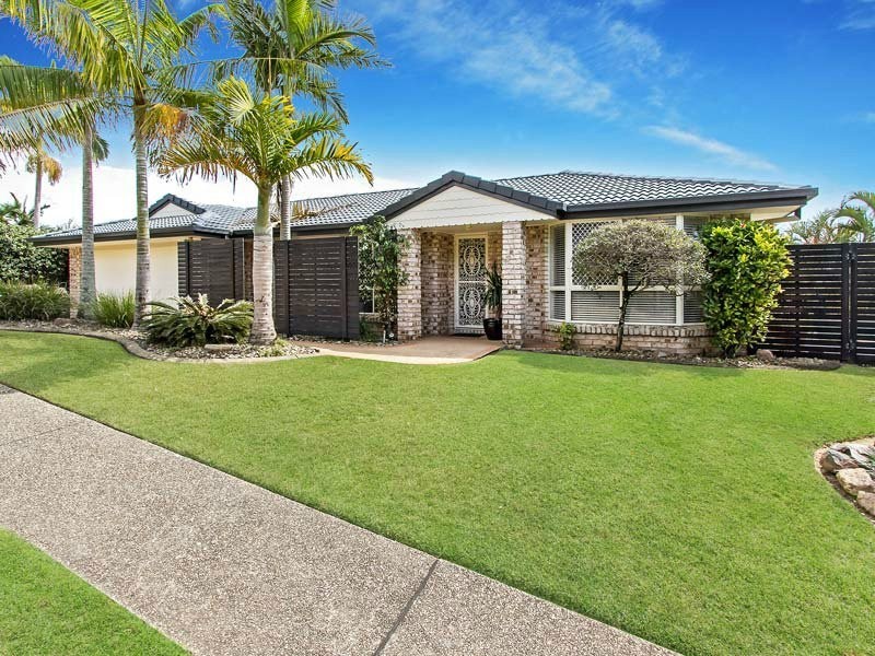 30 Marina Court, Eatons Hill QLD 4037