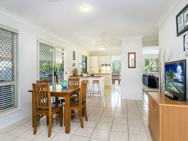 30 Marina Court, Eatons Hill QLD 4037