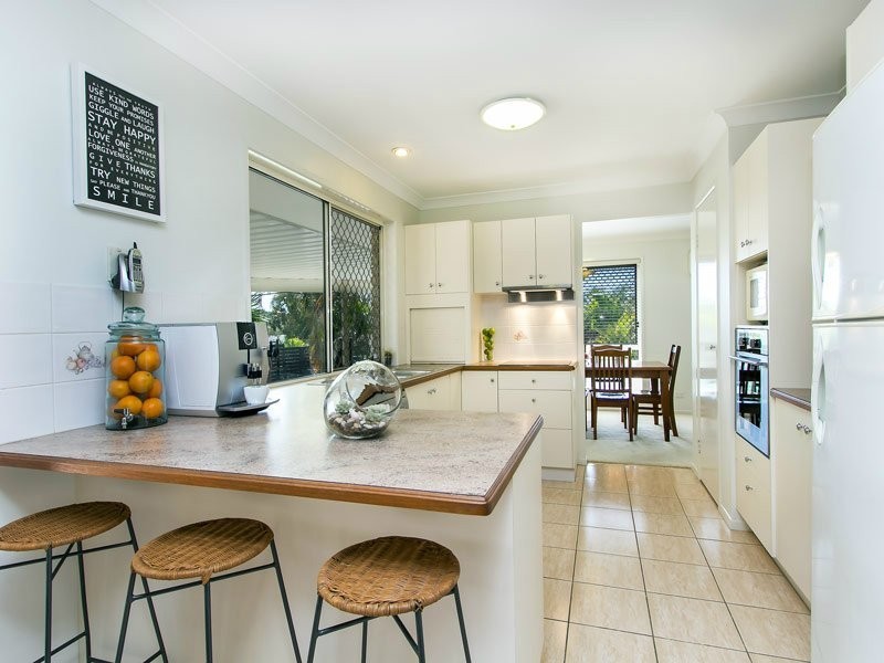 30 Marina Court, Eatons Hill QLD 4037