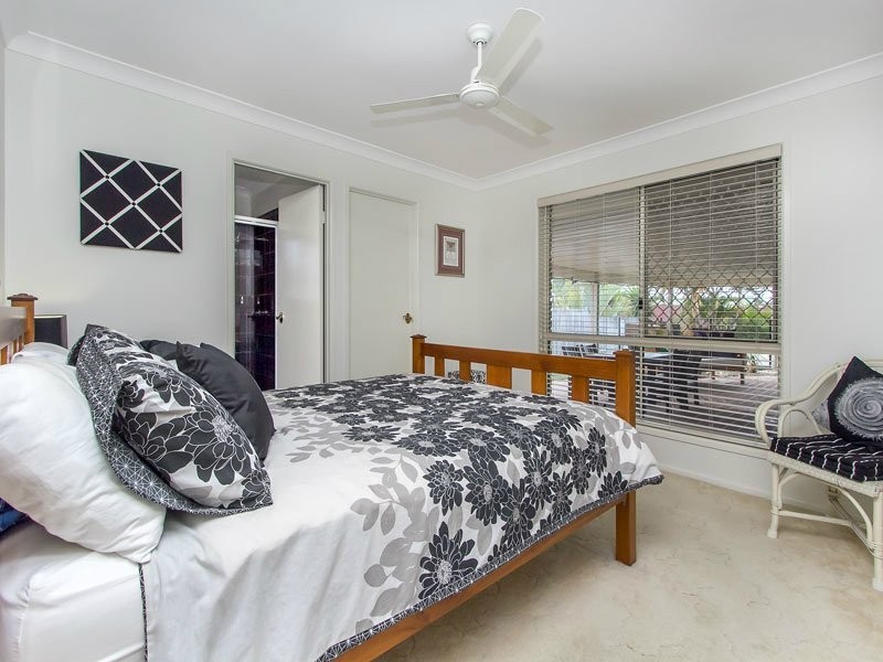 30 Marina Court, Eatons Hill QLD 4037