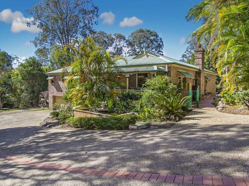 8 Hoare Court, Bunya QLD 4055