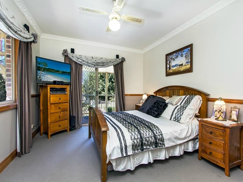 8 Hoare Court, Bunya QLD 4055