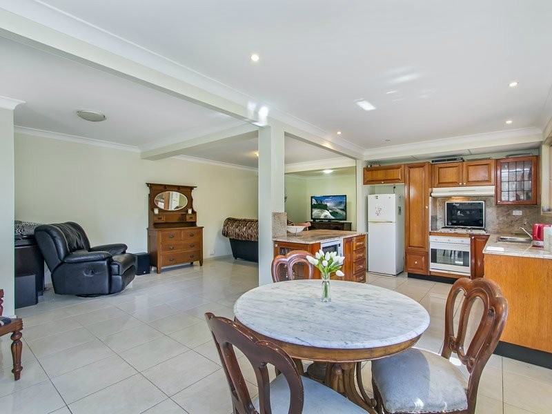 8 Hoare Court, Bunya QLD 4055