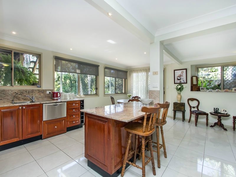 8 Hoare Court, Bunya QLD 4055