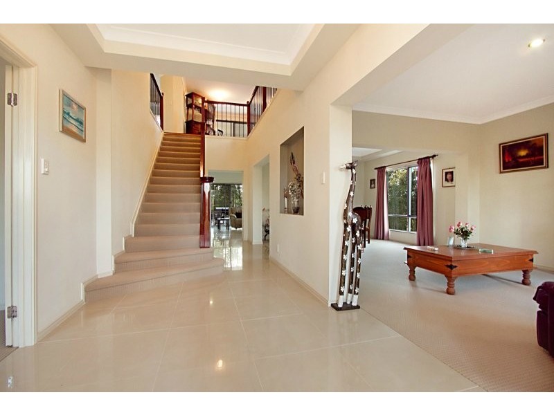 6 Girraween Place, Cashmere QLD 4500
